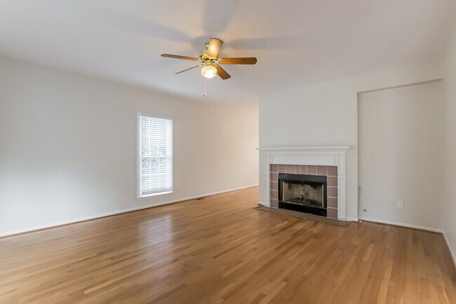 Building Photo - 4118 Huntcliff Dr