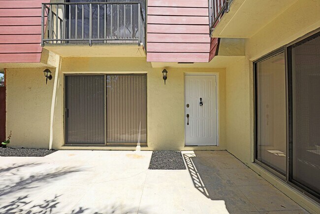 Foto del edificio - Parkwoods 12360-3