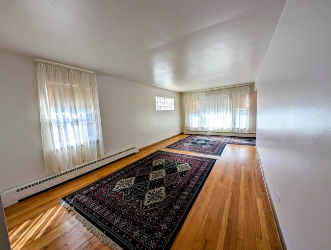 Building Photo - 5615 N Kimball Ave