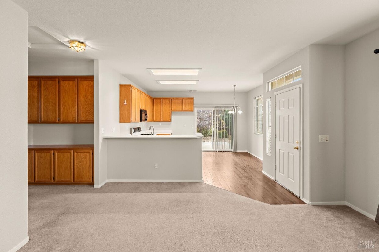 Primary Photo - 715 Cherry Hills Ln