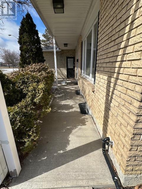 Building Photo - 1 Esplanade Rd