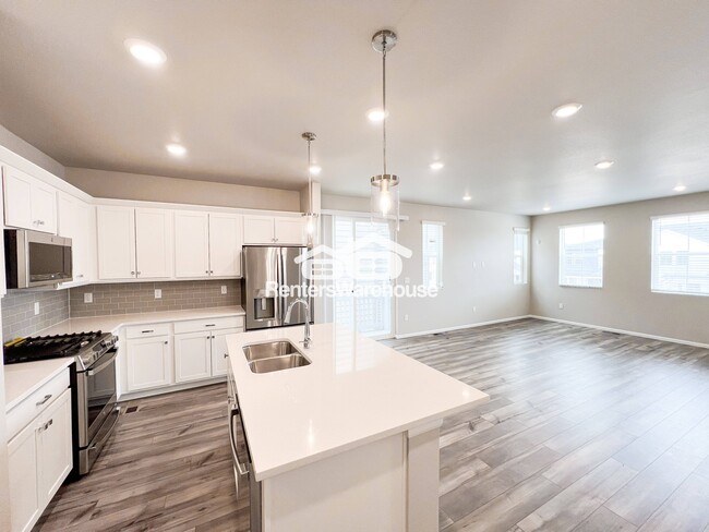 Building Photo - 8826 Yellowcress St