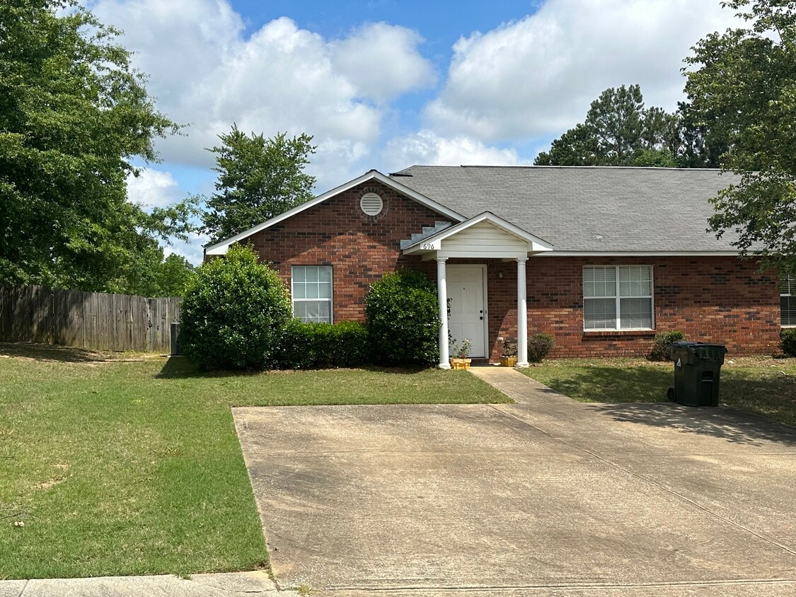 696 Ethan Ct, Auburn, AL 36832 House Rental in Auburn, AL