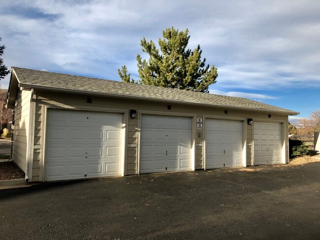 Building Photo - 1030 Opal St