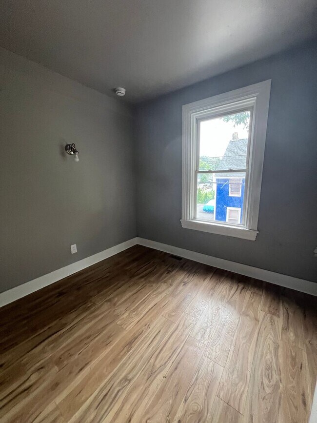 Foto del edificio - Single 3 BR House, close to downtown Lanca...