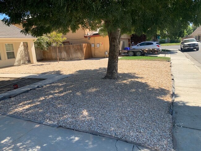 Building Photo - 1615 Great Basin Dr