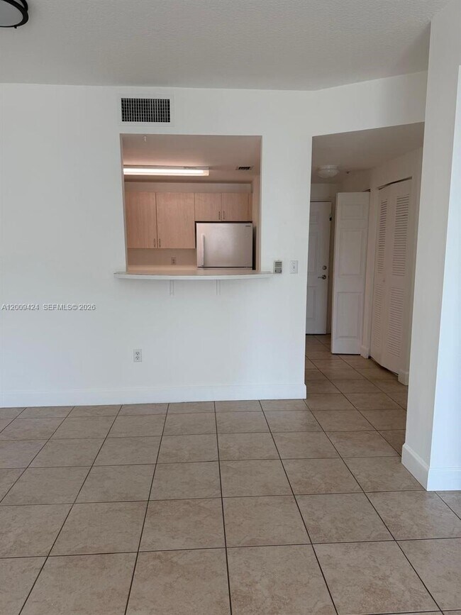 Building Photo - 50 Menores Ave