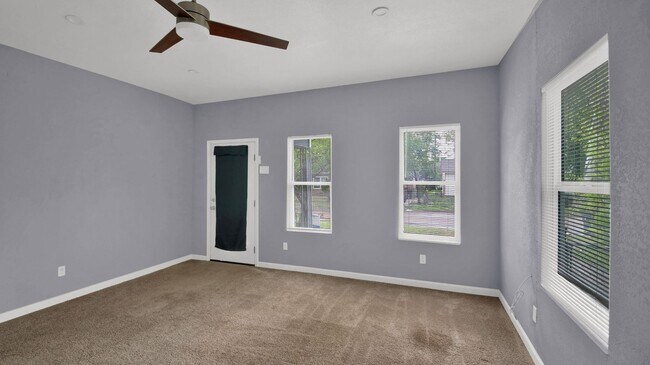 Building Photo - Stainless steel appliances, Granite counte...