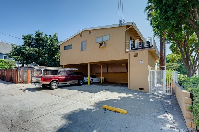 Building Photo - 7353 Comstock Ave