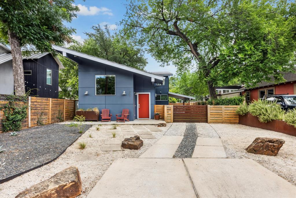 Foto principal - 207 Caney St