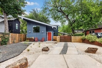Building Photo - 207 Caney St