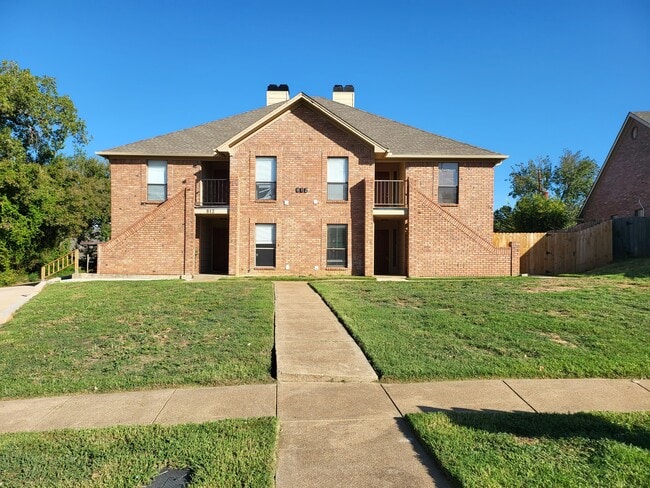 Building Photo - 812 Betty Ct