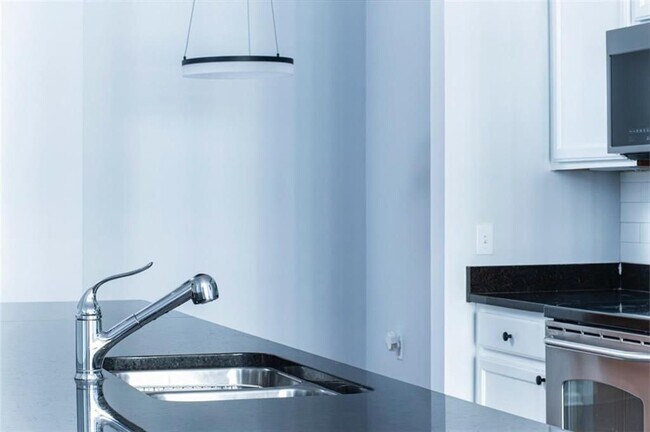 Building Photo - 3040 Peachtree Rd