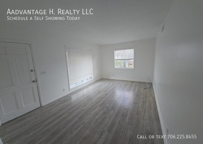 Building Photo - 909 Ashland Ave