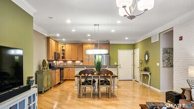 Building Photo - 203 Center Meadow Ln