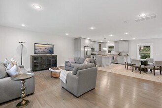 Building Photo - 7900 Heritage Dr