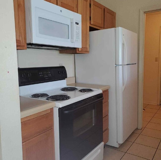Building Photo - 122 SE 1161