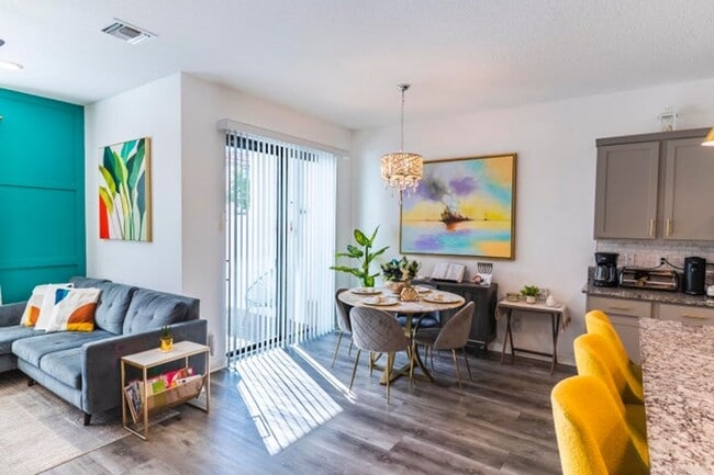 Photo - 2025 Sugar Maple Dr House