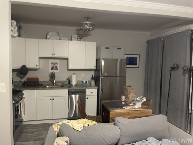 Foto del edificio - 110 Brainerd Rd