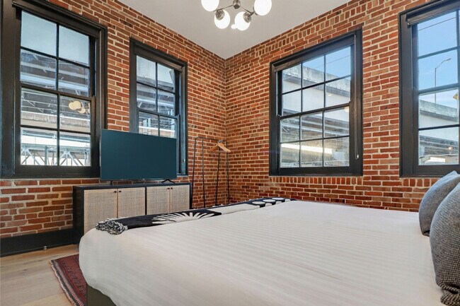 Foto del edificio - 1148 S Peters St