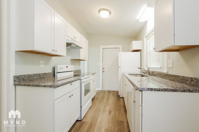 Building Photo - 1418 Gaston Way