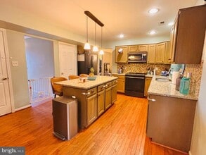 Building Photo - 6 Forest Vista Ln