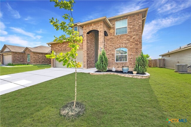 Building Photo - 1048 DUMFRIES Dr