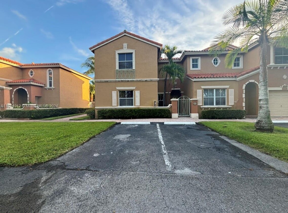 Foto principal - 8451 NW 138th St