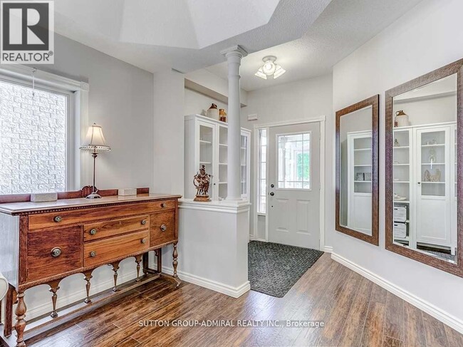 Building Photo - 30 Lacona Crescent