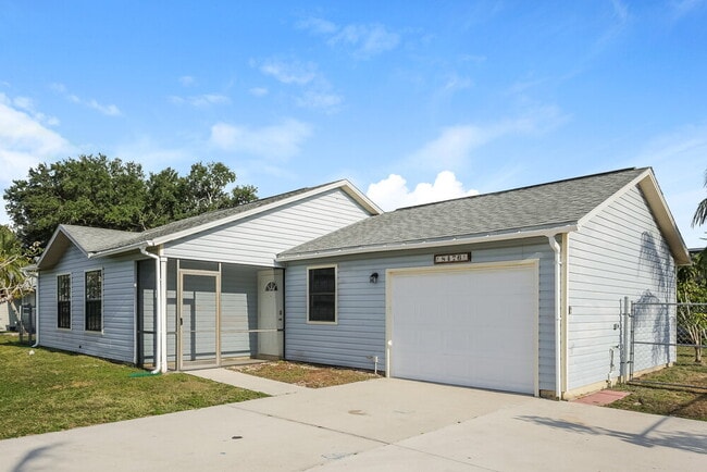 Building Photo - 8476 Coral Dr