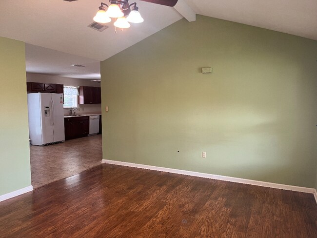 Foto del edificio - 1705 Briarwood St