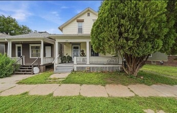 Building Photo - 1328 Garfield St