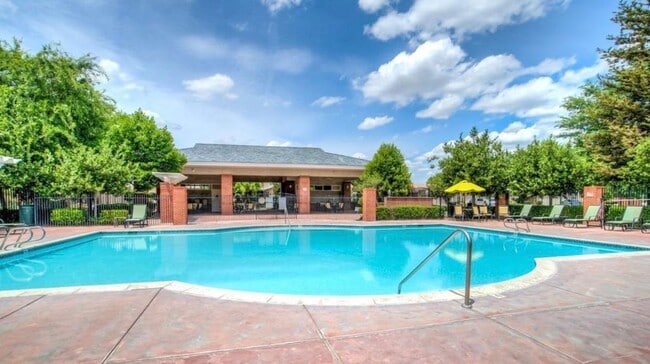 Building Photo - House for Rent – Seven Oaks Grand Island Gated Community