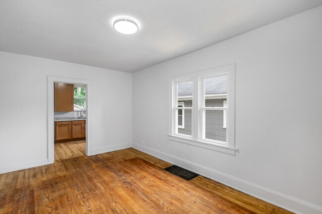 Building Photo - 2212 Snyder Ave NE