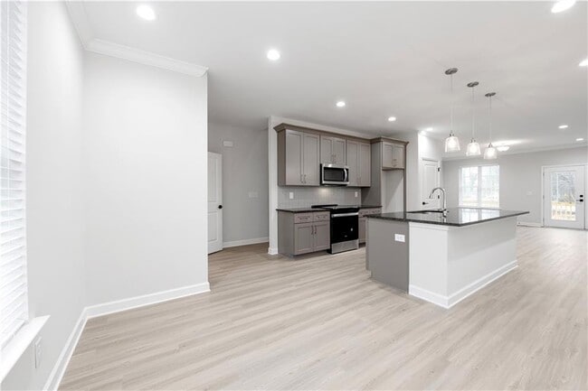 Building Photo - 1994 Main St NW