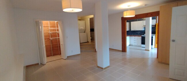 Foto del edificio - 2425 20th Ave