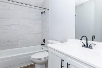 Building Photo - Chestnut Lake