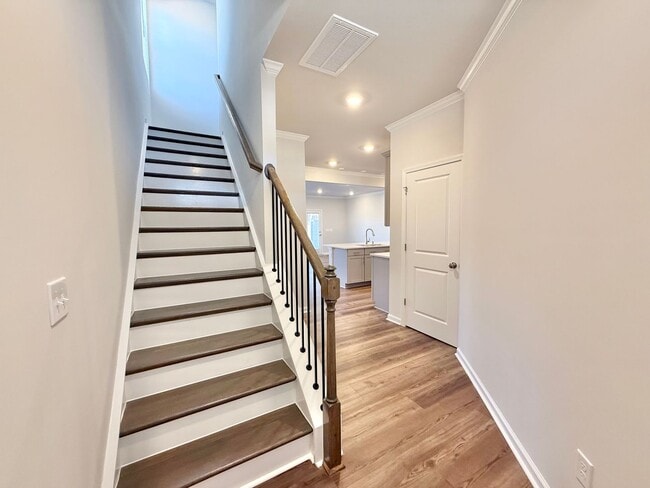 Foto del edificio - Stunning New Construction 3BD, 2.5BA End Unit Morrisville Townhome with Premier HOA Amenities in ...