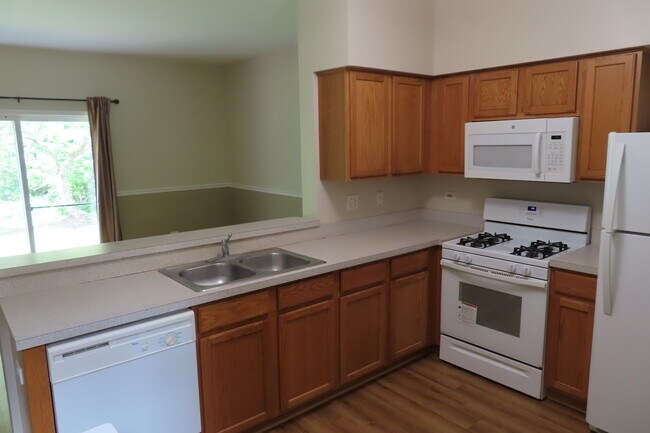 Building Photo - 4049 Oak Tree Ln