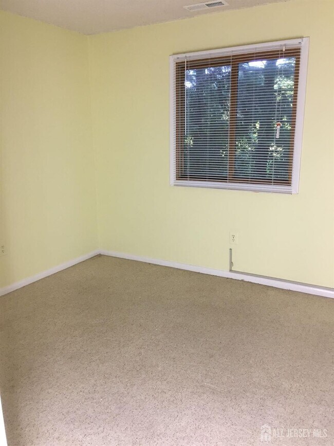 Building Photo - 5209 Ravens Crest Dr