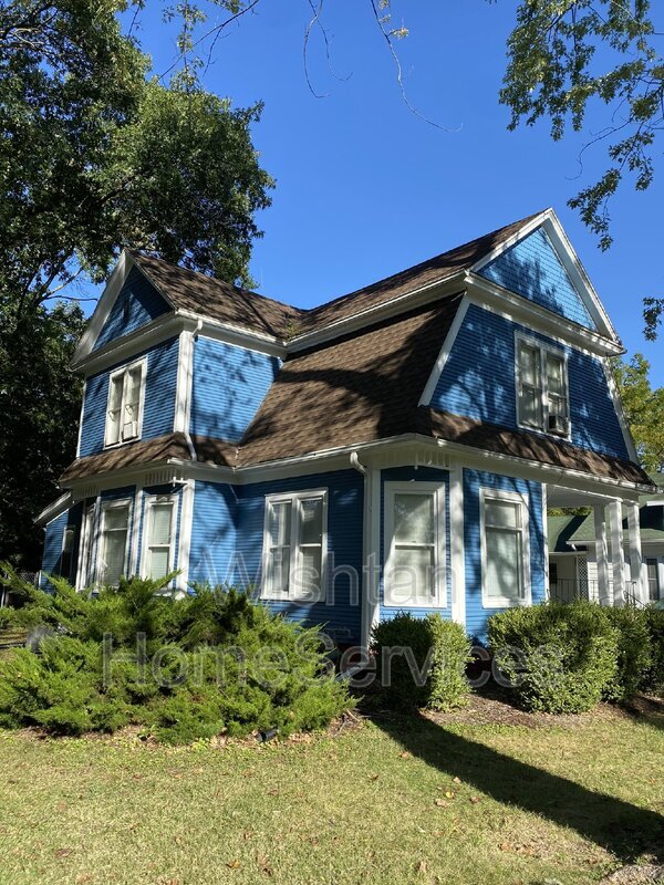 Primary Photo - 636 N McArthur St