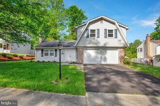 Building Photo - 9123 Old Burton Cir