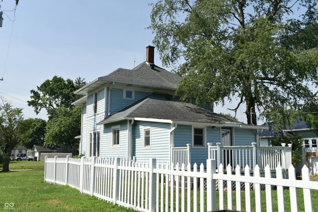 Building Photo - 205 W 3rd St