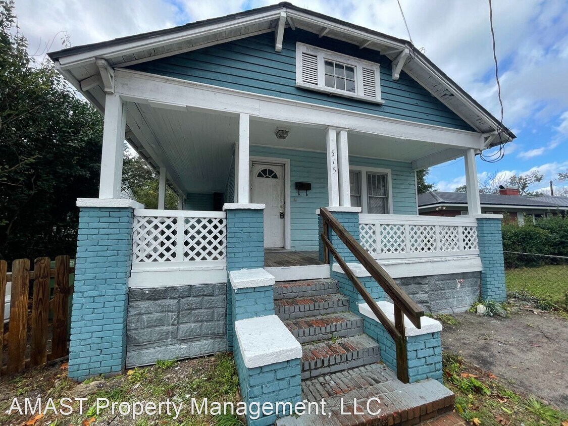 Primary Photo - 4 br, 2 bath House - 515 N 10th St.