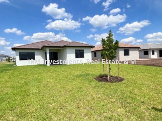 Foto del edificio - BRAND NEW 3 bedroom house in Ave Maria