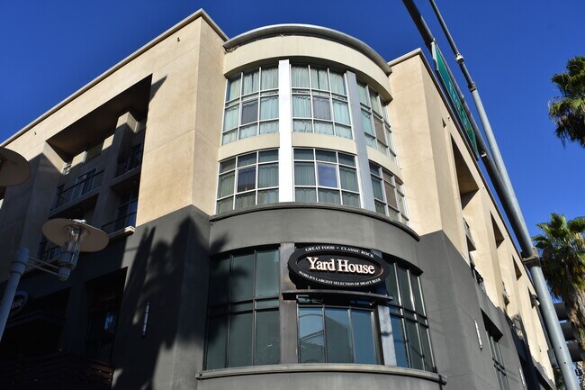 Building Photo - 250 N First St