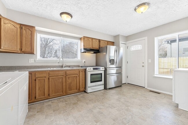 Foto del edificio - 15762 Isabelle St