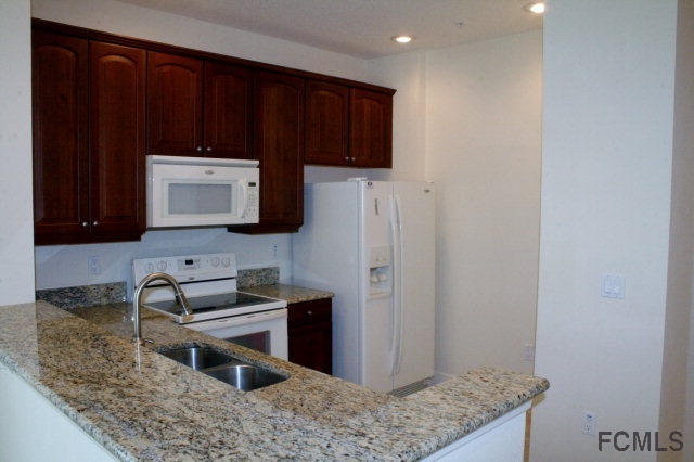 Building Photo - 115 Riverview Bend S