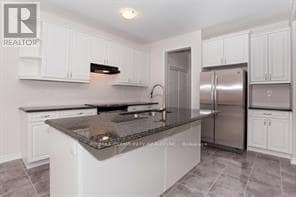 Building Photo - 369 Falling Green Cres