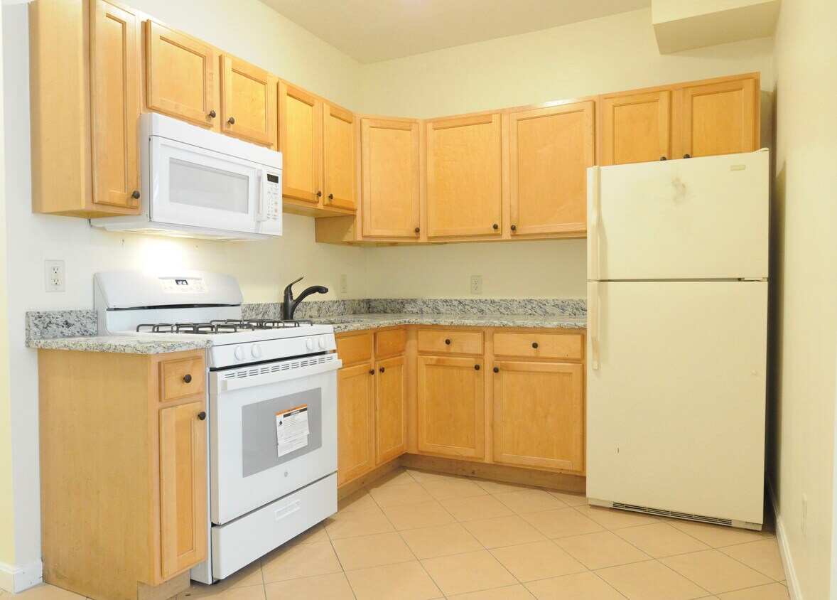 Primary Photo - 102 Orleans St